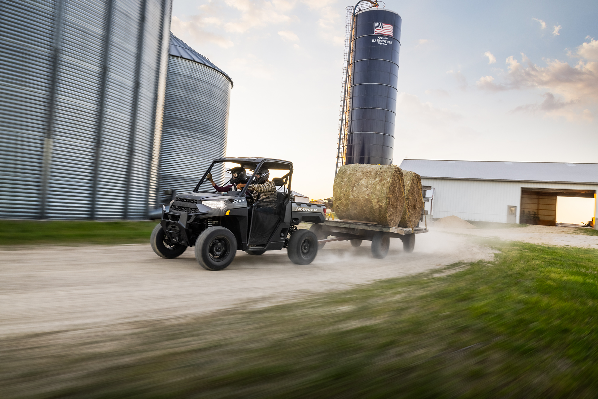 2022-ranger-xp-1000-premium-matte-titanium-image-riding_SIX6598_03397